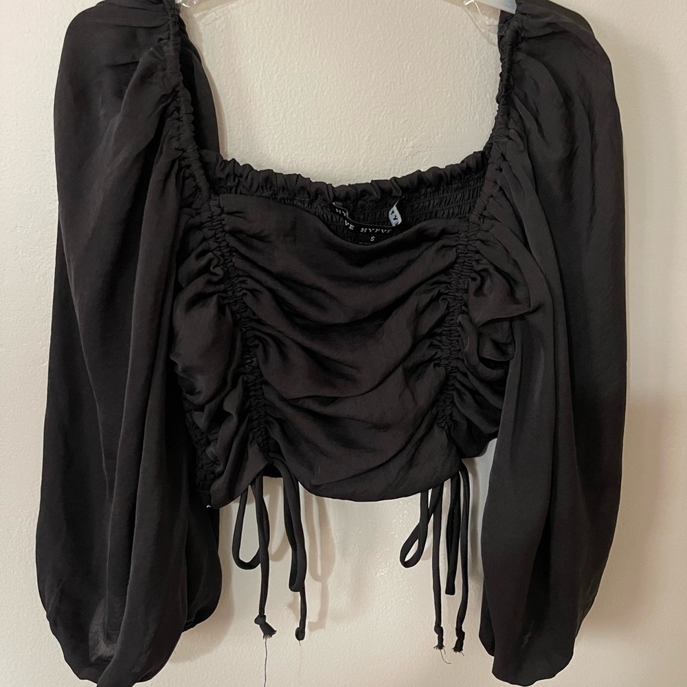 Black scrunched crop top